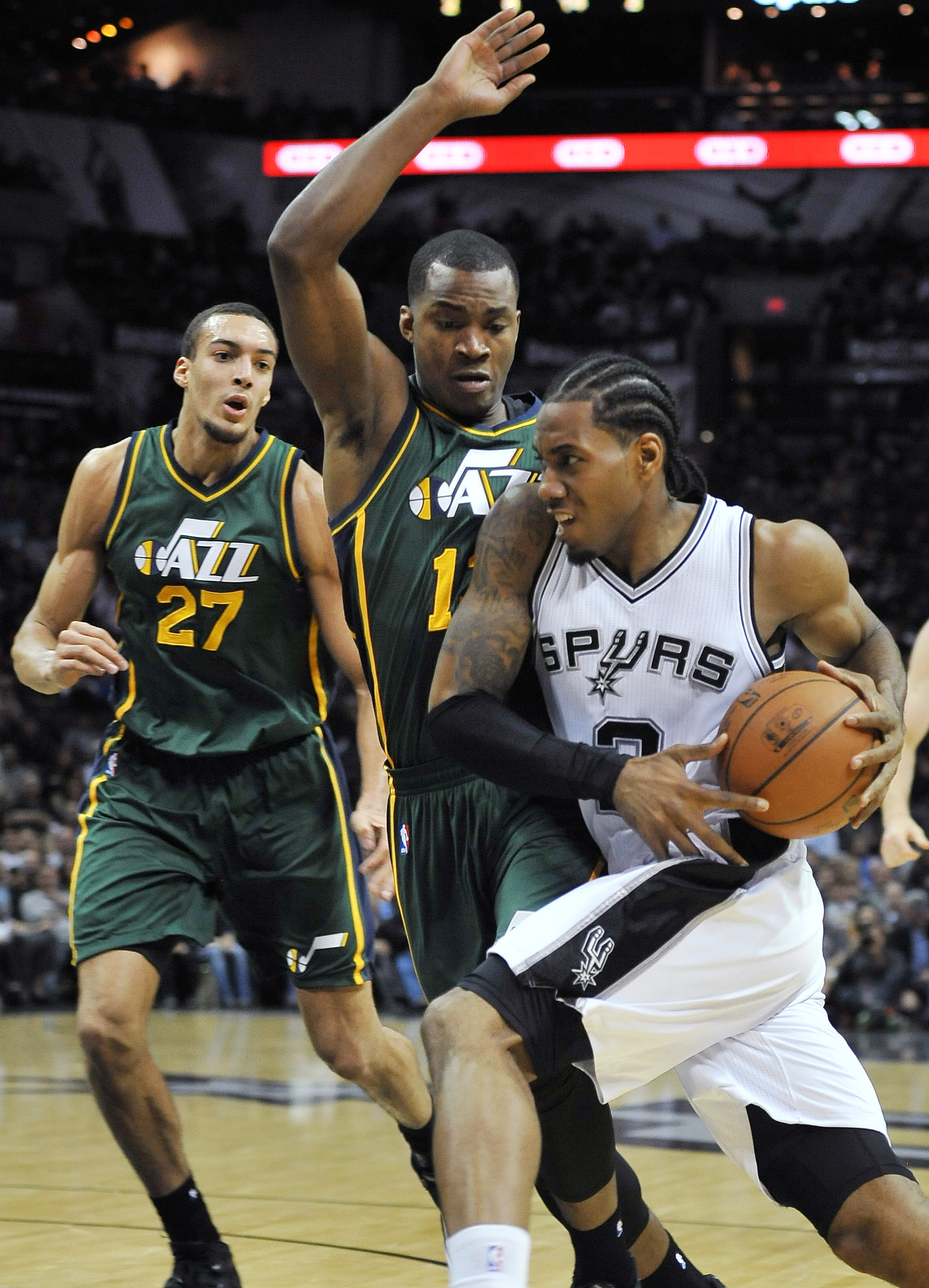 Splitter, Leonard lead Spurs to 89-69 win over Jazz | kens5.com, image size:1879x2607