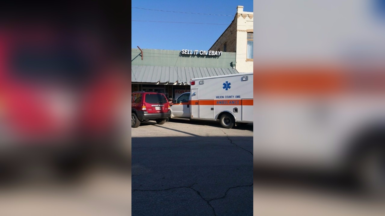 Floresville burglary suspect shot, killed by store owner