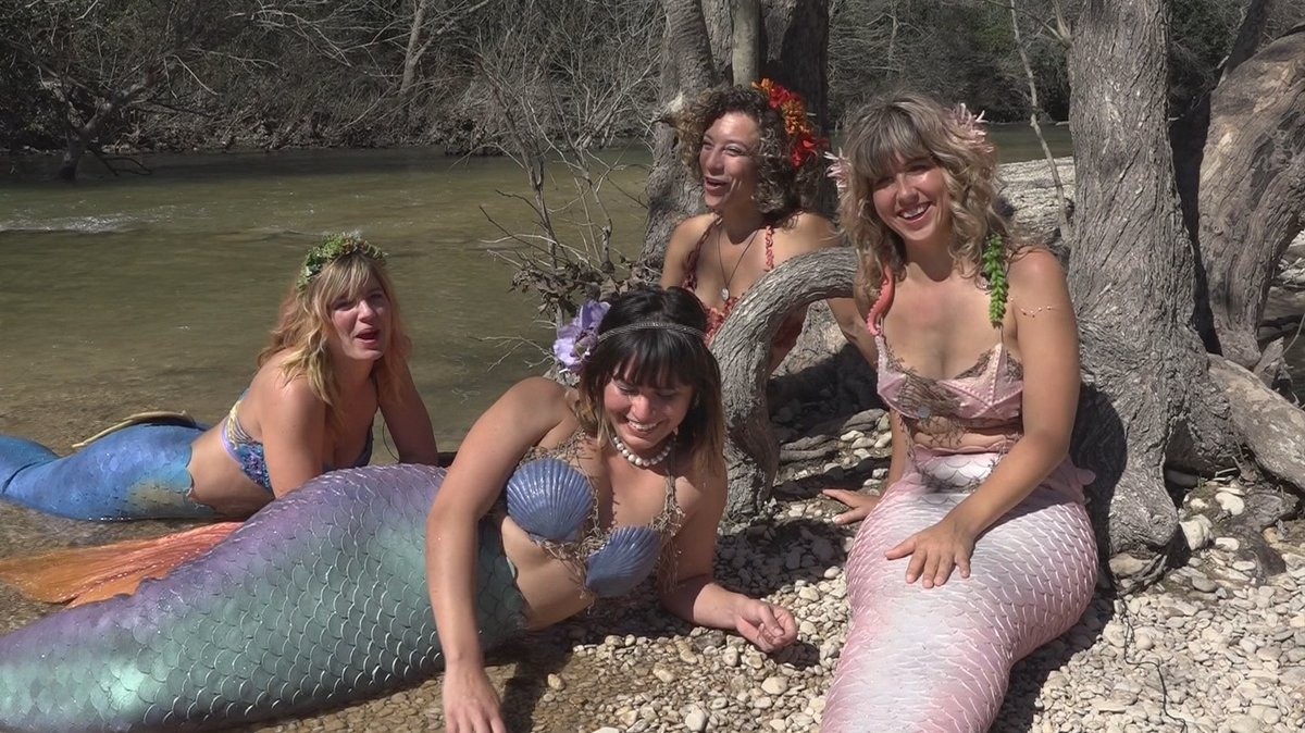 Meet the Perth Mermaids 