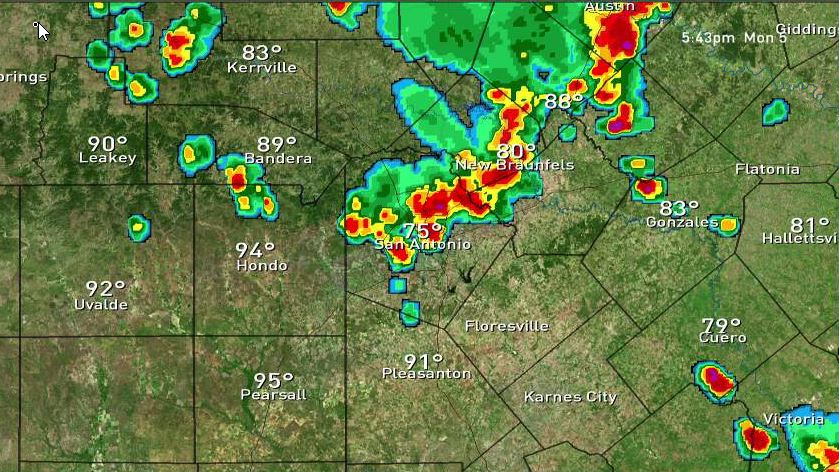 First Alert: Scattered Storms Roll Into San Antonio With Heavy Rain 