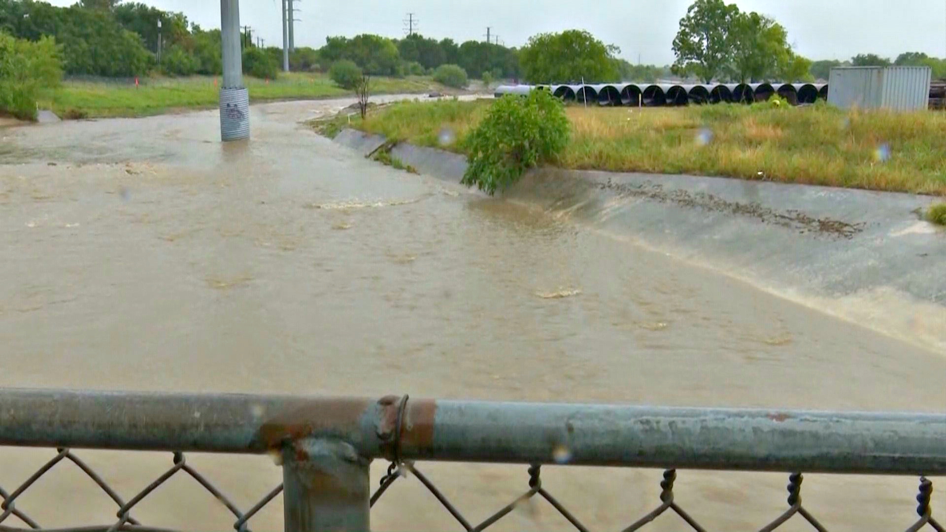 Heavy rains force evacuations in Leon Valley