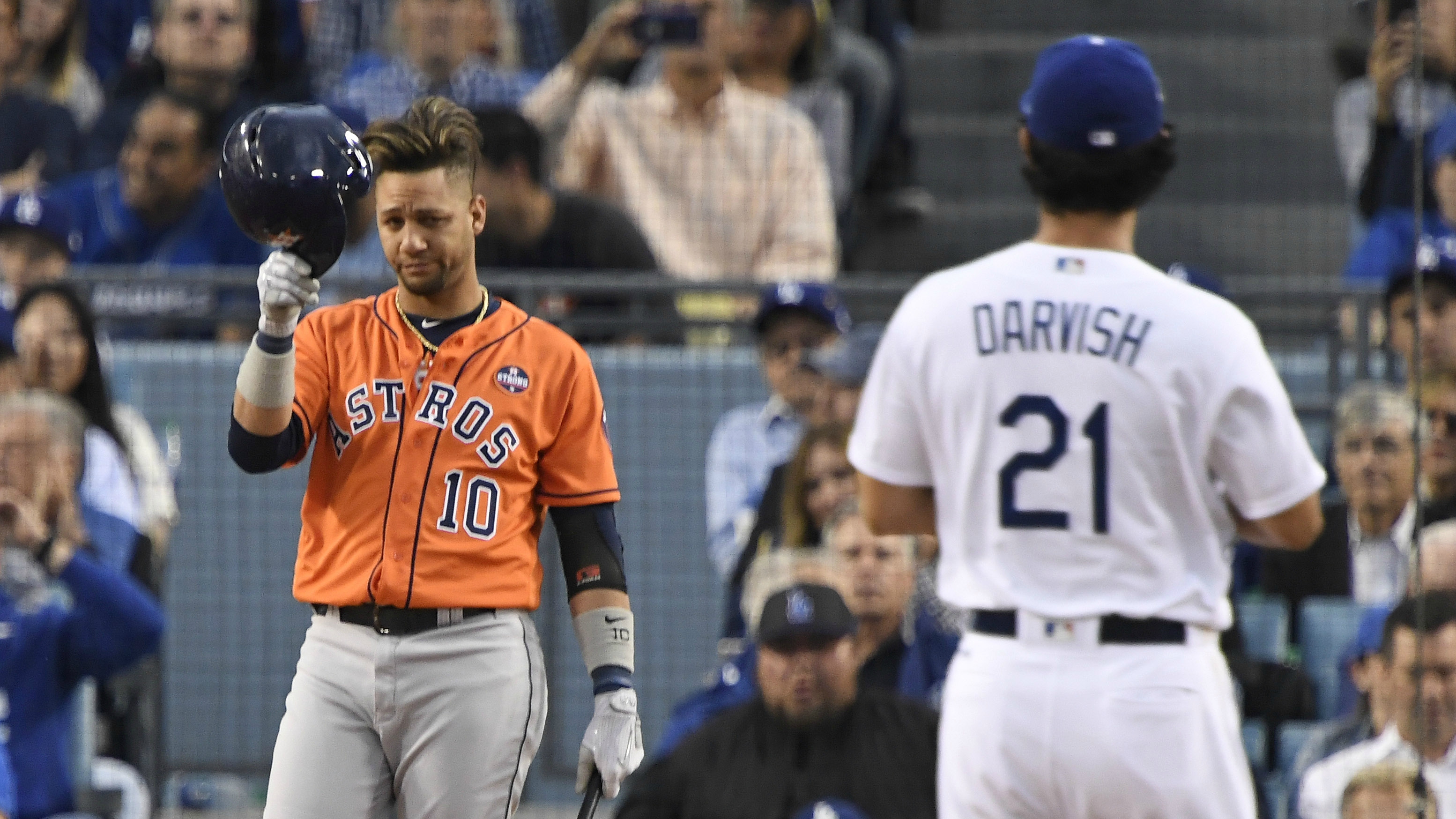 Yuli Gurriel tips his cap to Yu Darvish after racist gesture controversy