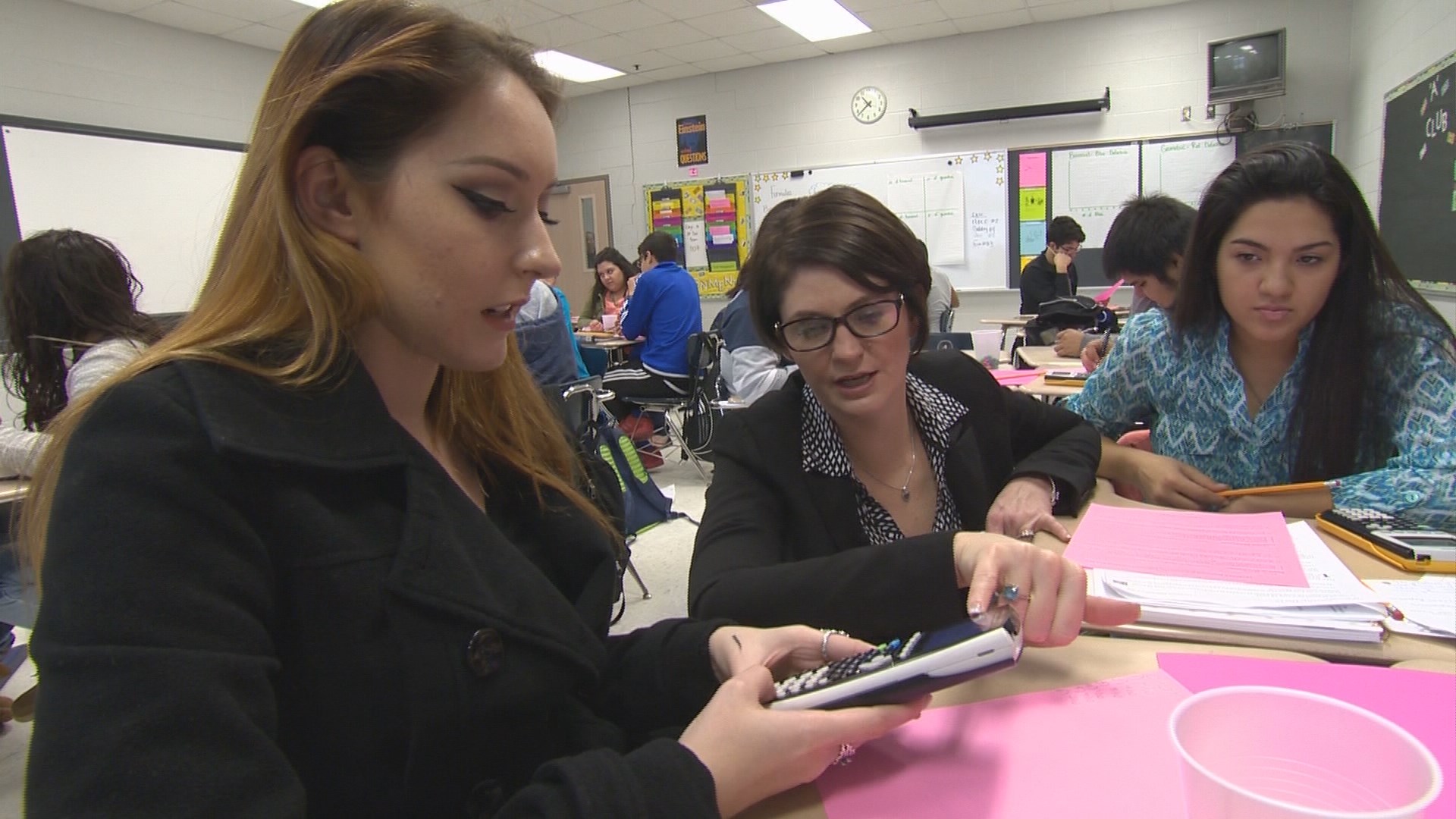 Carrie Pullins wins ExCEL Award for Somerset ISD | kens5.com