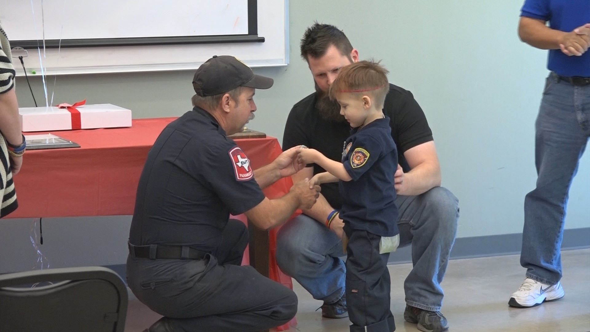 Boy fighting cancer honored by Texas town | khou.com